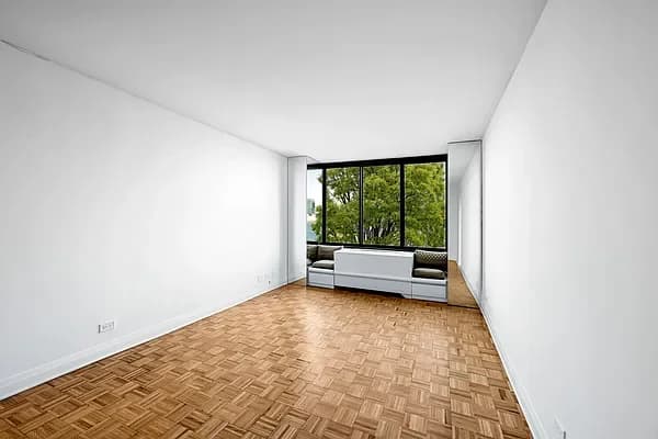 380 Rector Place #3-R, Manhattan, NY 10280 apartment_living_room 1