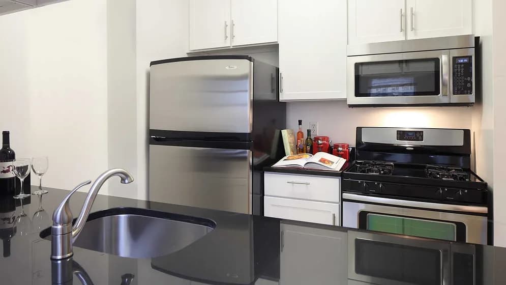 71 Broadway Apartments 71 Broadway #014B, Manhattan, NY 10006 apartment_kitchen 3