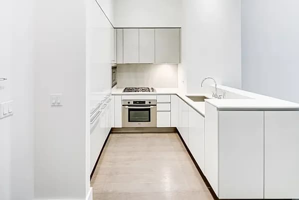 25 Broad Street #5M, Manhattan, NY 10005 apartment_kitchen 1