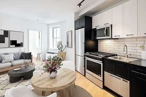 63 Wall Street Apartments 63 Wall Street #67-22H, Manhattan, NY 10005 apartment_living_room 1