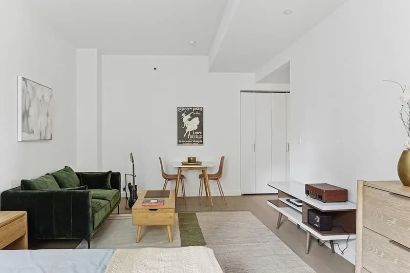 Twenty Exchange 20 Exchange Place #1012, Manhattan, NY 10005 apartment_living_room 1