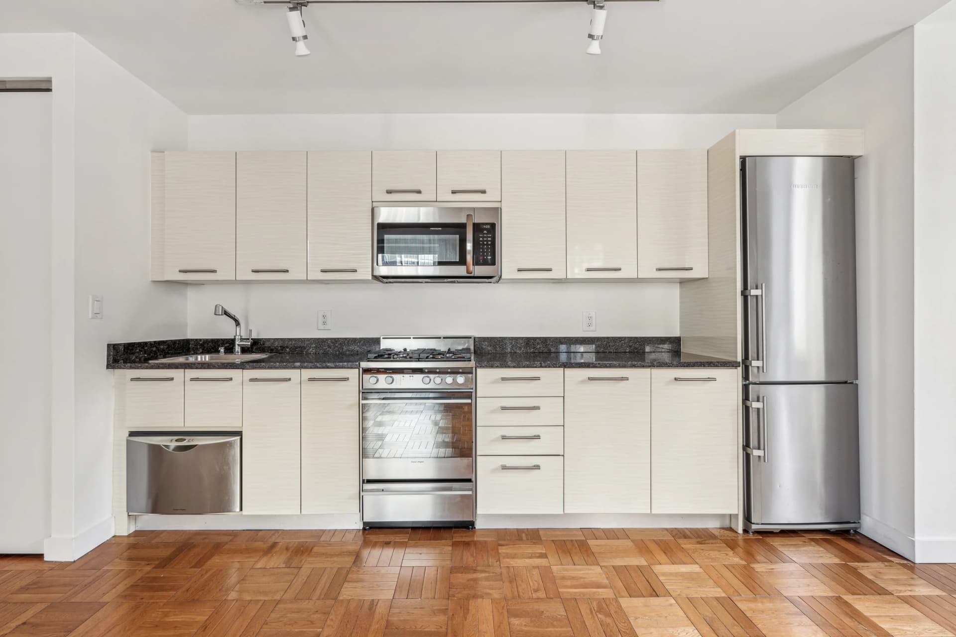 20 Exchange Place #11-20, Manhattan, NY 10005 - Image 1