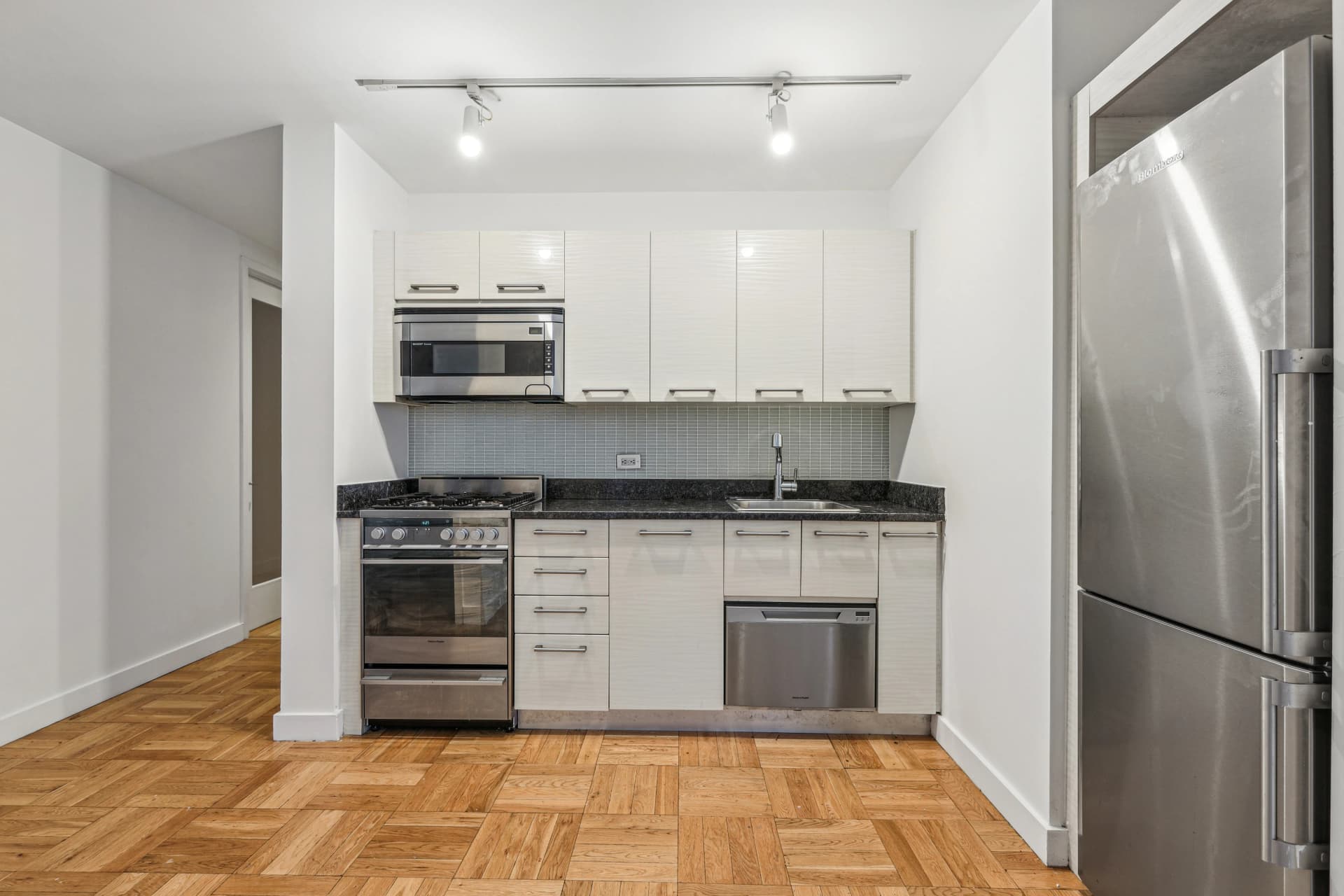 Twenty Exchange 20 Exchange Place #20X -1606, Manhattan, NY 10005 apartment_kitchen 1