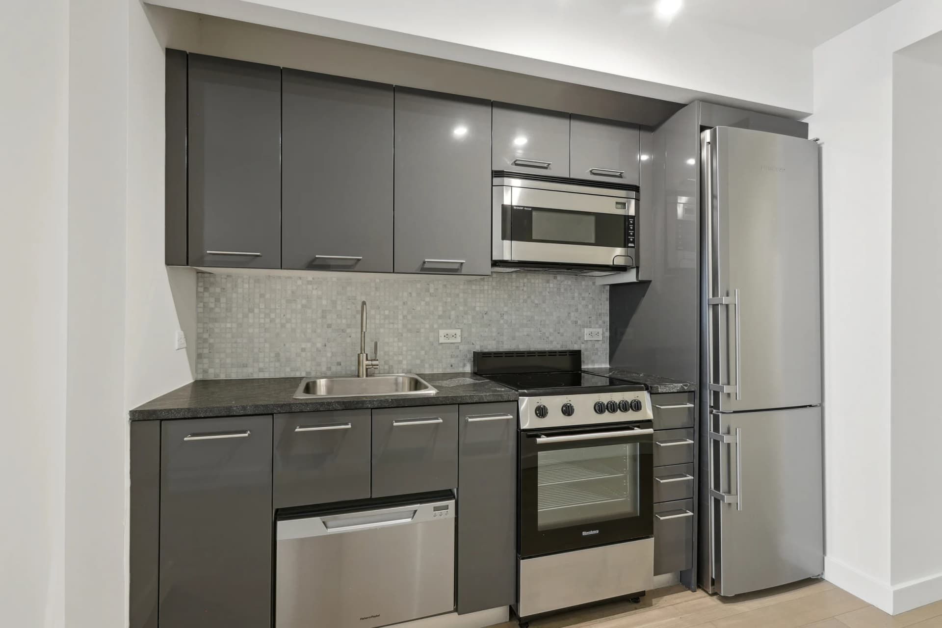 20 Exchange Place #20X-1402, Manhattan, NY 10005 - Image 1