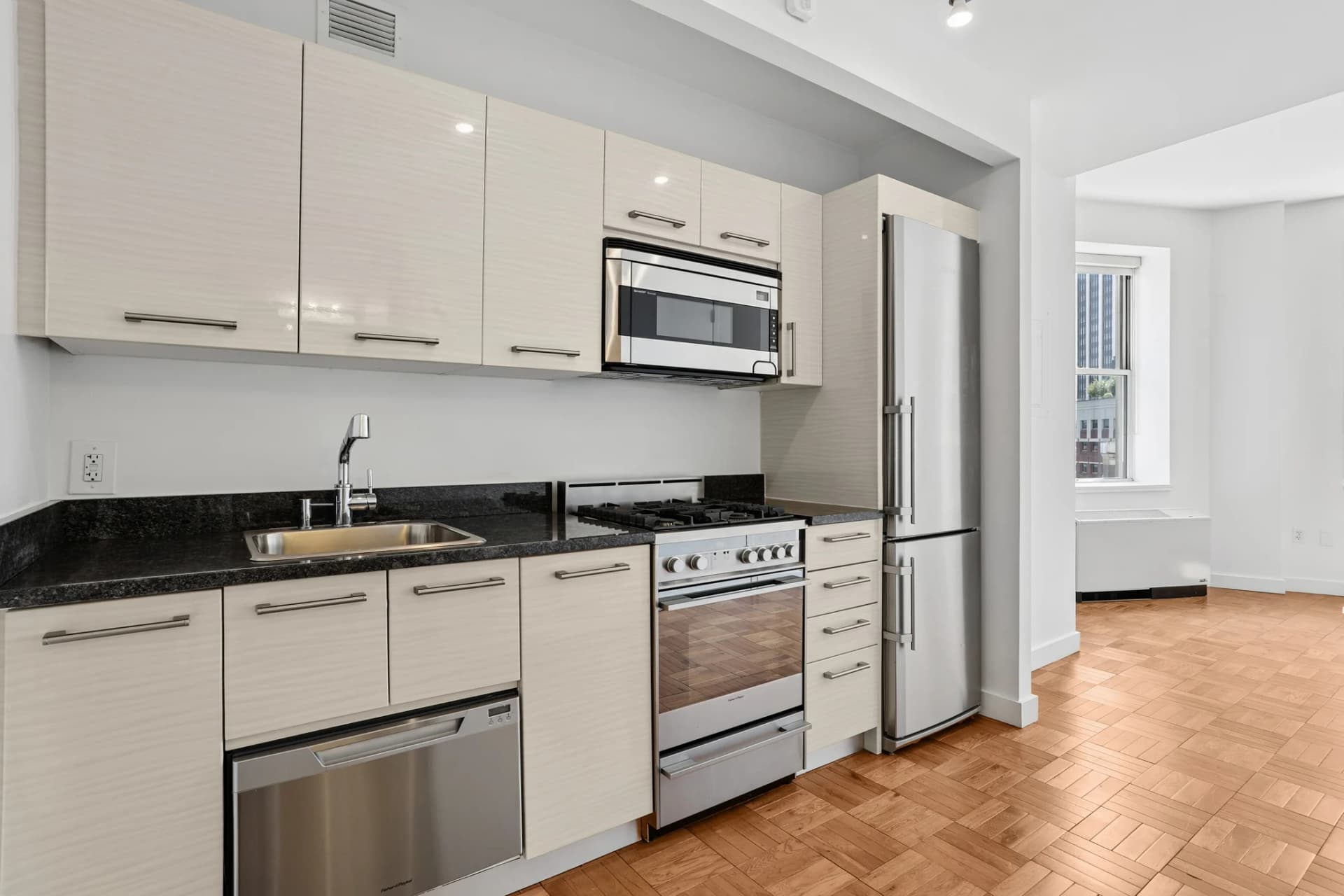 20 Exchange Place #2504, Manhattan, NY 10005 - Image 1