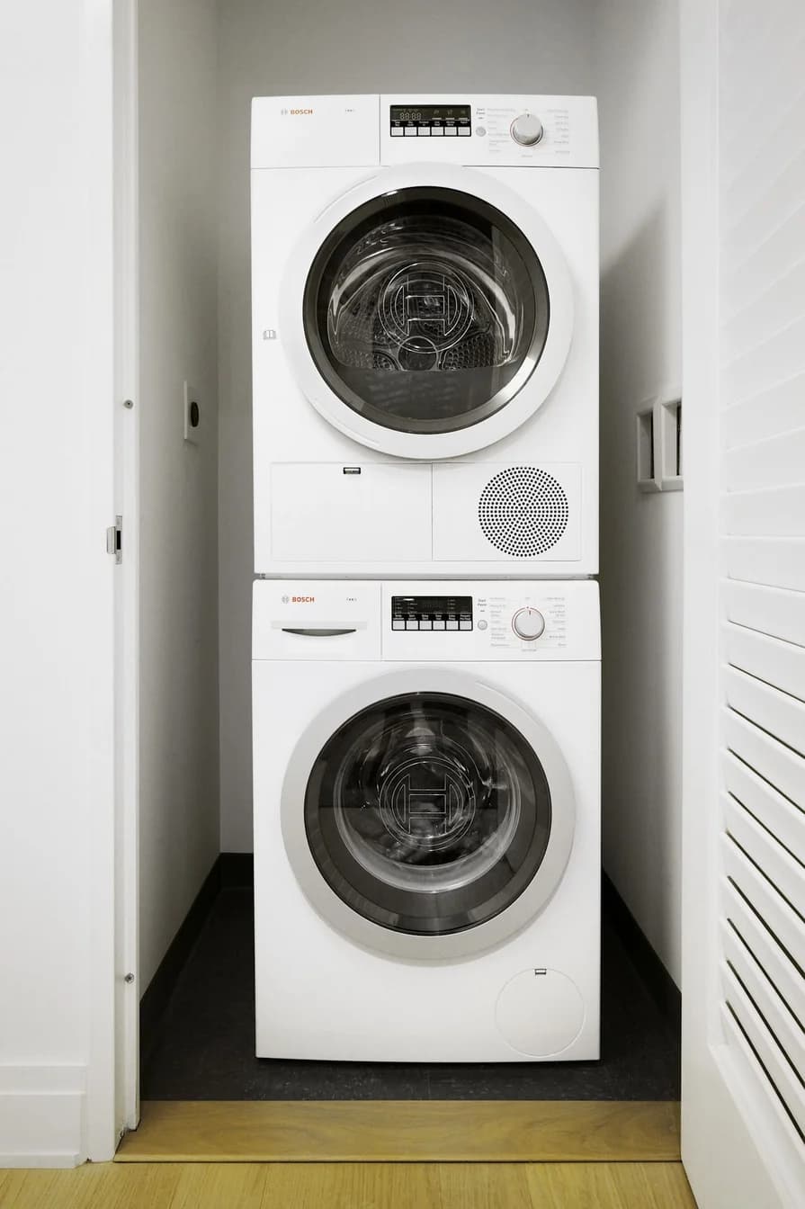 70 Pine Street #2608, New York, NY 10005 apartment_washer_dryer 1