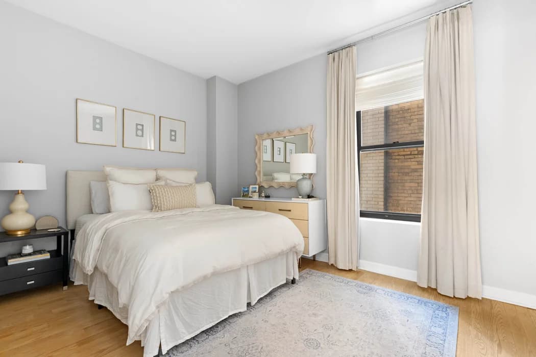 56 Pine Street #9A, Manhattan, NY 10005 apartment_bedroom_room 1