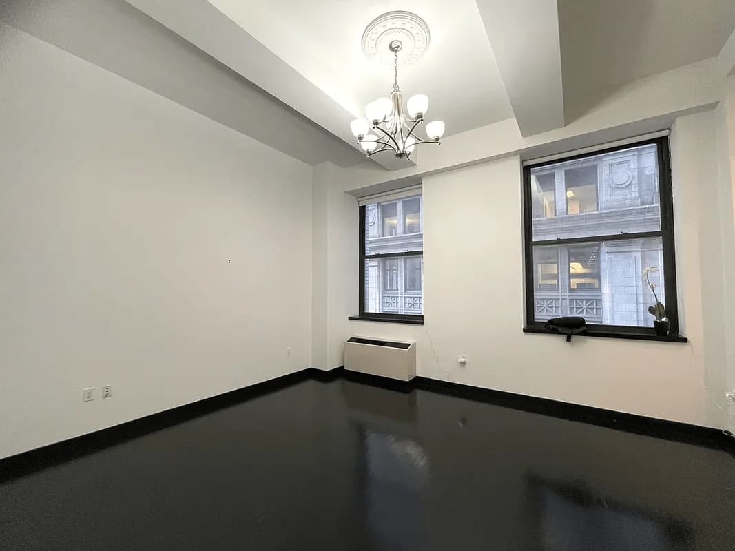 20 Pine Street #709, Manhattan, NY 10005 apartment_living_room 1