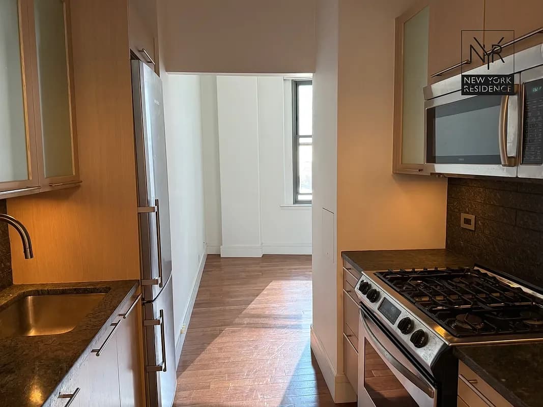 120 Greenwich Street #7-B, Manhattan, NY 10006 apartment_kitchen 1