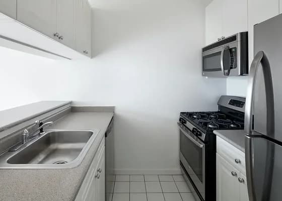 75 West Street #3E, Manhattan, NY 10006