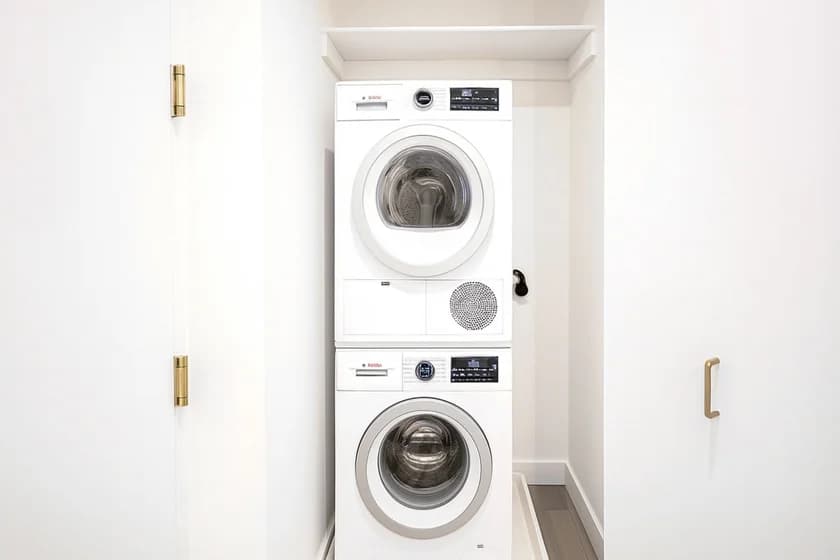 180 Water Street #1721, Manhattan, NY 10038 apartment_washer_dryer 1