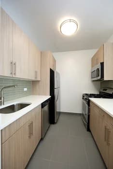200 Water St #1006, Manhattan, NY 10038 - Image 1