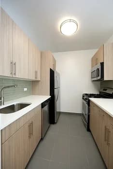 200 Water St #205, Manhattan, NY 10038