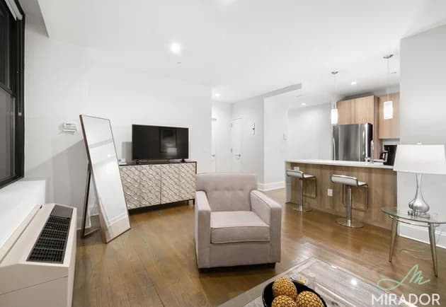 15 Park Row #10F, Manhattan, NY 10038