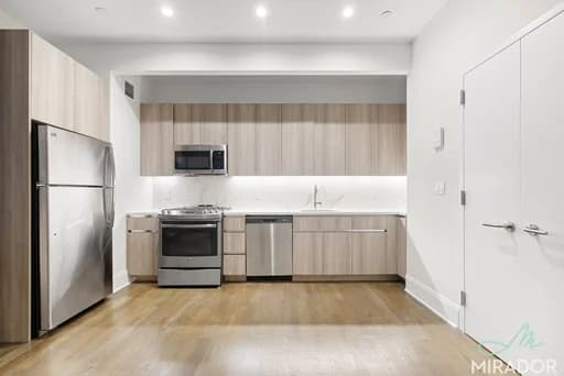 15 Park Row #21G, Manhattan, NY 10038