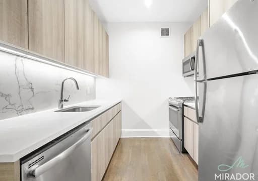 15 Park Row #9K, Manhattan, NY 10038