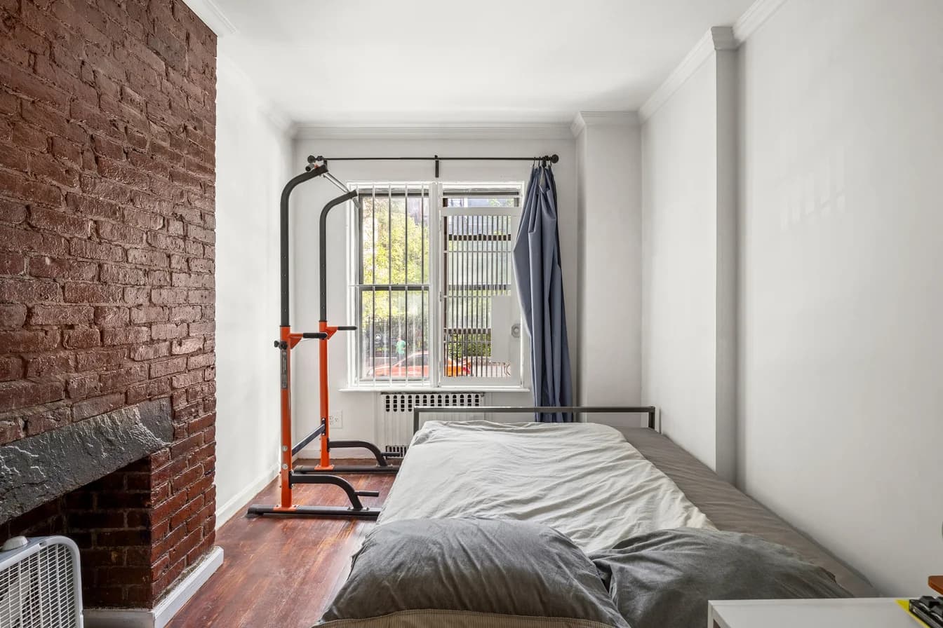 237 E 2 St #2-A, Manhattan, NY 10009 apartment_bedroom_room 1