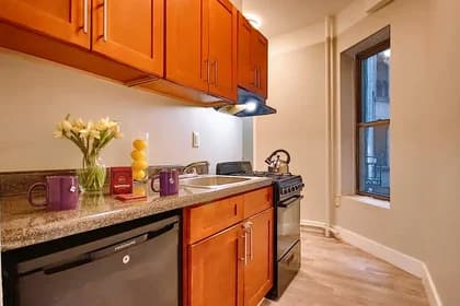 622 East 11 Street #2, Manhattan, NY 10009