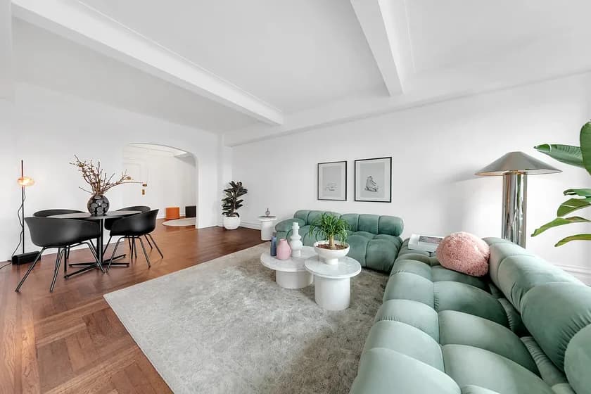 172 East 4 Street #8F, Manhattan, NY 10009 apartment_living_room 1