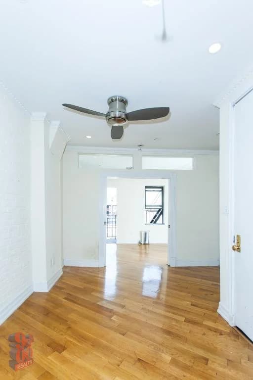 279 East 10 Street #5, Manhattan, NY 10009 apartment_living_room 1