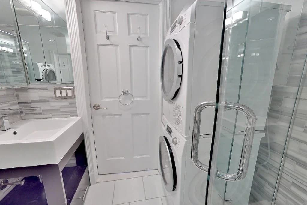 208 1 Avenue #3, Manhattan, NY 10009 apartment_washer_dryer 1