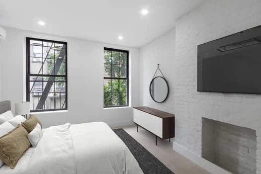 47 St Marks Place #2W, Manhattan, NY 10003