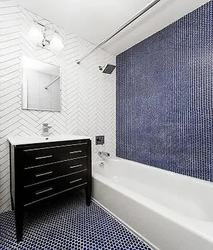 152 2 Avenue #4A, Manhattan, NY 10003 apartment_bathroom 1
