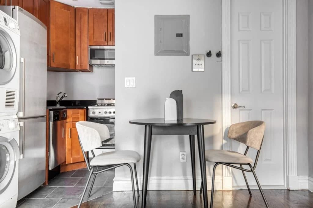 229 1 Avenue #2B, Manhattan, NY 10003 apartment_dining_room 1