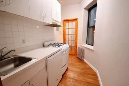 34 E 7 St #1B, Manhattan, NY 10003