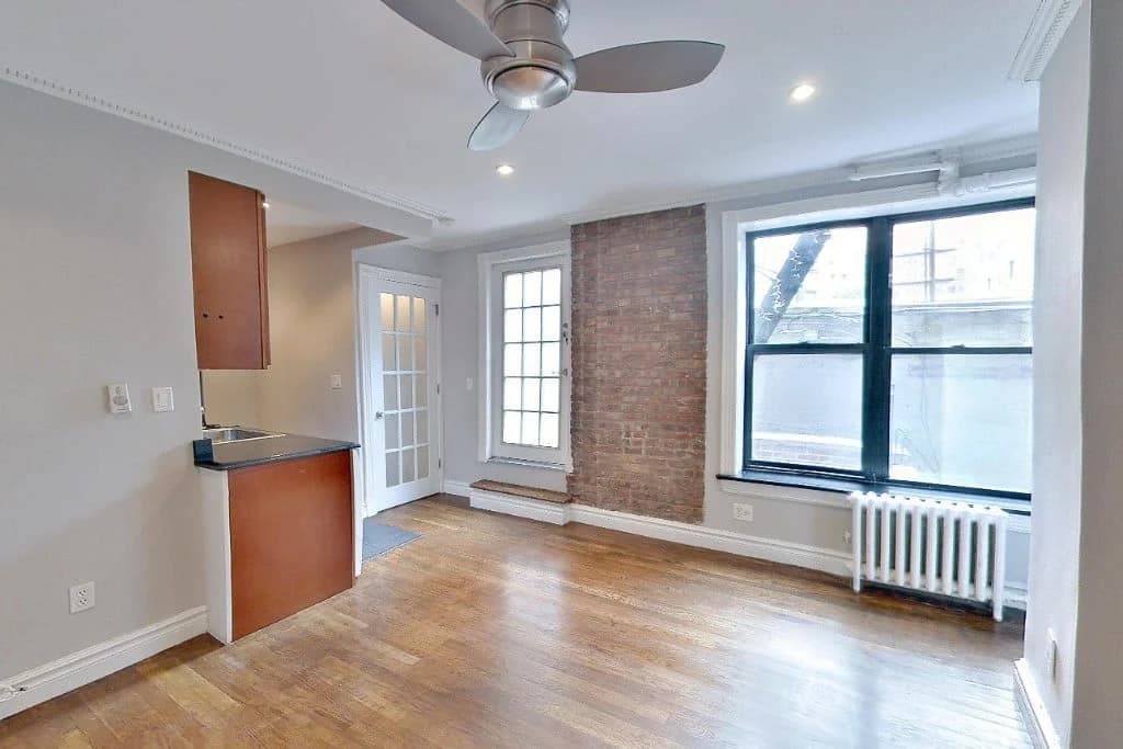 234 Mott Street #5-2A, Manhattan, NY 10012 apartment_living_room 1