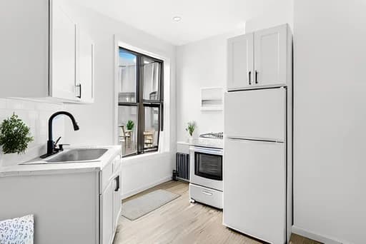 177 Thompson St #25, Manhattan, NY 10012