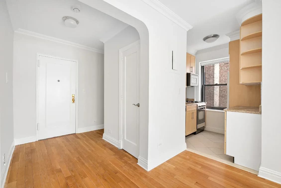 10 Downing Street #002T, Manhattan, NY 10014 apartment_entry 1