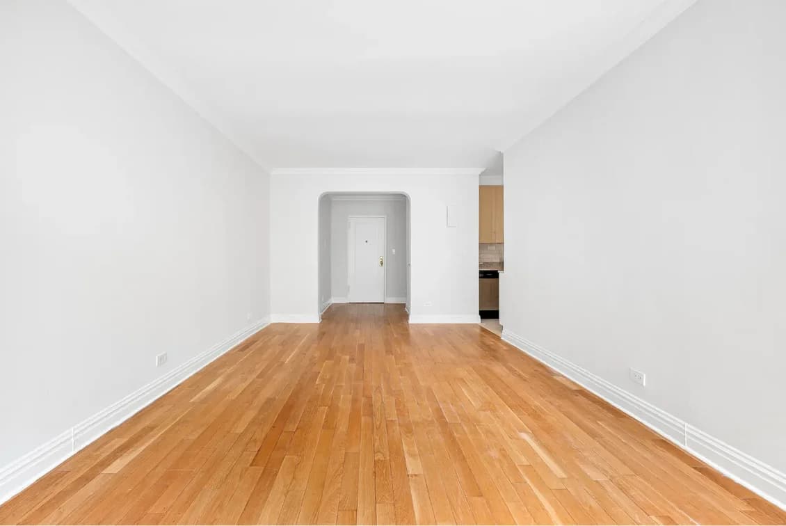 10 Downing Street #002T, Manhattan, NY 10014 apartment_living_room 1