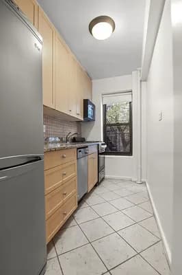 10 Downing Street #2E, Manhattan, NY 10014