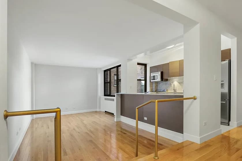 10 Downing Street #4H, Manhattan, NY 10014 apartment_living_room 1
