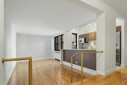 10 Downing Street #4H, Manhattan, NY 10014