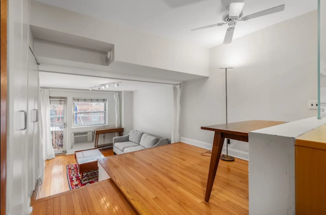211 Thompson Street #5M, Manhattan, NY 10012 apartment_living_room 1