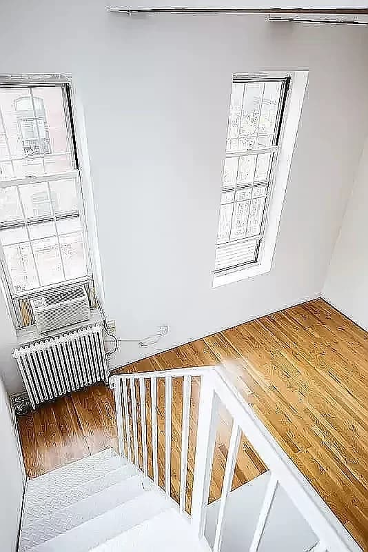220 Sullivan Street #5B, Manhattan, NY 10012 apartment_living_room 1