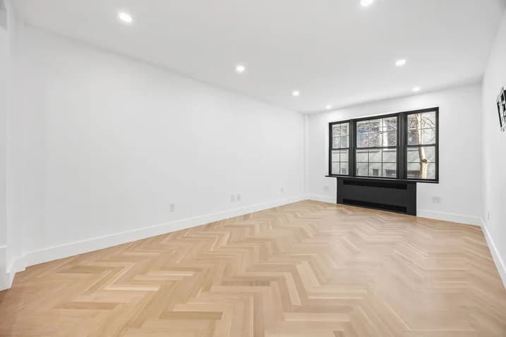 25 Minetta Lane #2F, Manhattan, NY 10012