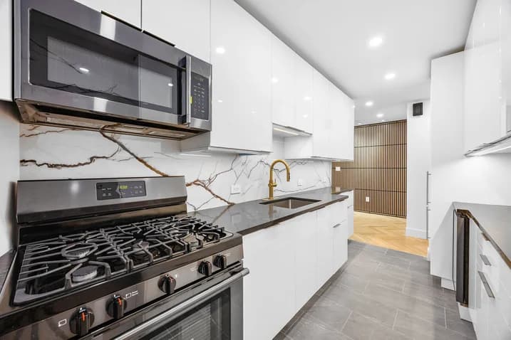 25 Minetta Lane #2F, Manhattan, NY 10012