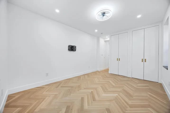 25 Minetta Lane #2F, Manhattan, NY 10012