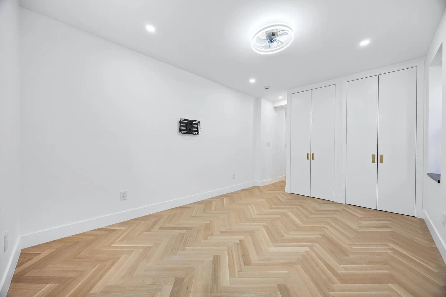 25 Minetta Lane #2F, Manhattan, NY 10012 apartment_bedroom_room 1