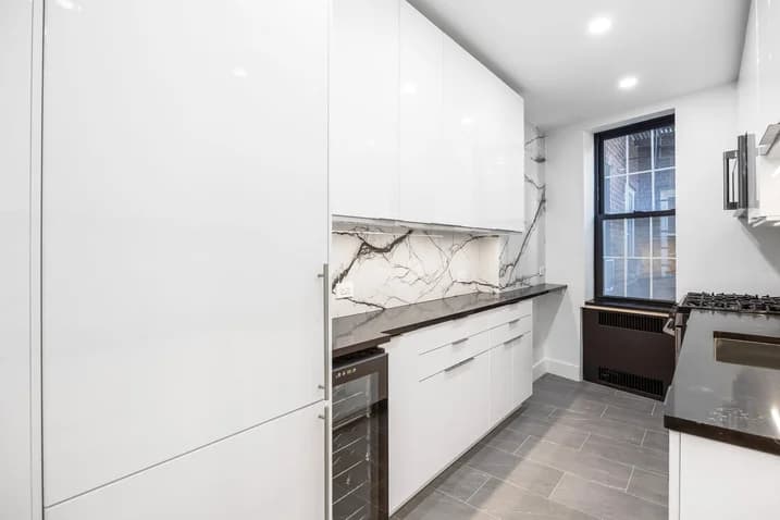 25 Minetta Lane #2F, Manhattan, NY 10012