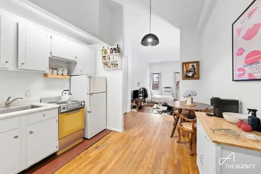 23 Waverly Place #2D, Manhattan, NY 10003