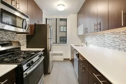 300 Mercer Street #19-N, Manhattan, NY 10003 - Image 1