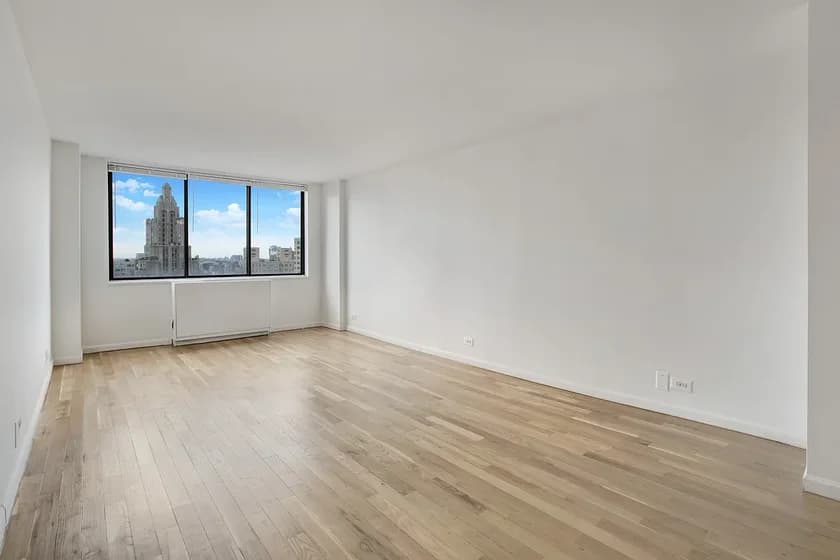 300 Mercer Street #28K, Manhattan, NY 10003 apartment_living_room 1