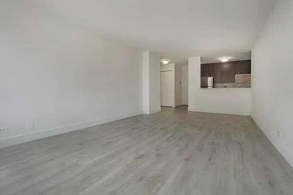 300 Mercer Street #33F, Manhattan, NY 10003