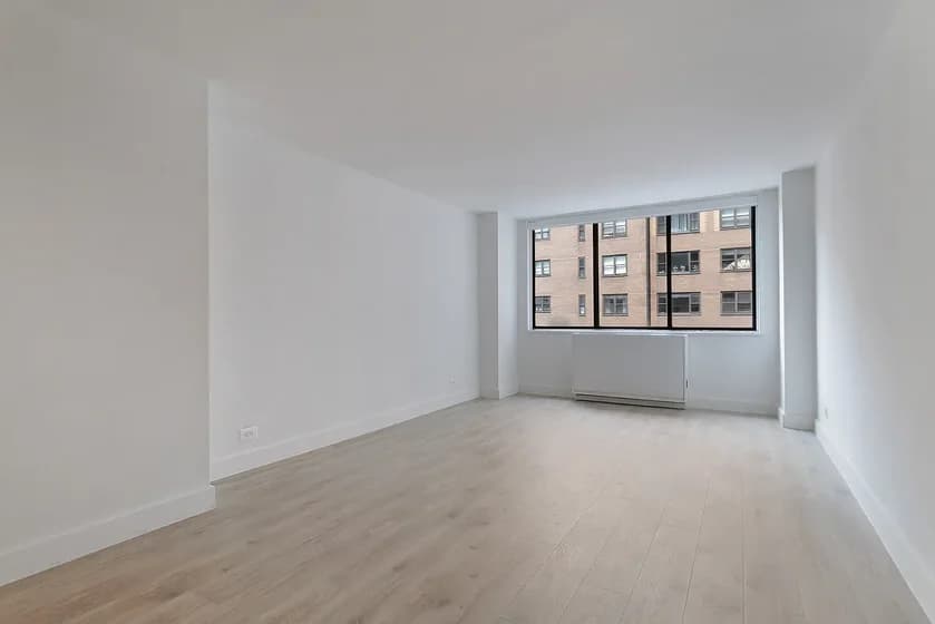 300 Mercer Street #8-C, Manhattan, NY 10003 apartment_living_room 1