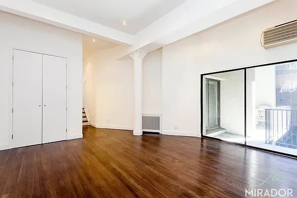 10 East 13 Street #2G, Manhattan, NY 10003 apartment_living_room 1