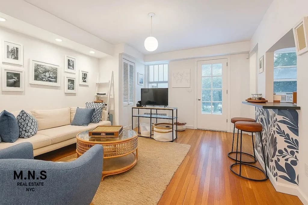 47 West 12 Street #1, Manhattan, NY 10011 apartment_living_room 1